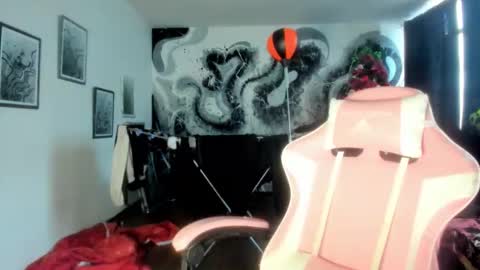 Snapshot of dark_miau chatting on December 2025 04:35:01 PM miau online show from December 2025 04:35:01 PM