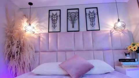 Nina online show from October 2025 03:24:02 AM