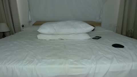 dark_qween online show from December 2025 05:55:02 AM