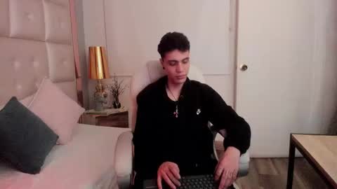 dark_sun333 online show from December 2025 03:02:02 AM