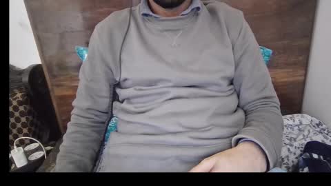 Snapshot of darkbud03 chatting on February 2025 07:07:02 AM just a guy online show from February 2025 07:07:02 AM