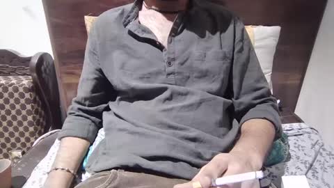 Snapshot of darkbud03 chatting on February 2025 05:31:01 PM just a guy online show from February 2025 05:31:01 PM