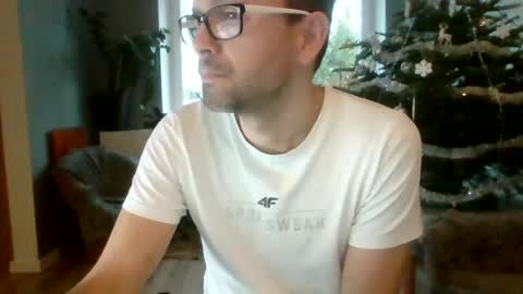 darkhaired34 online show from December 2024 07:37:02 AM