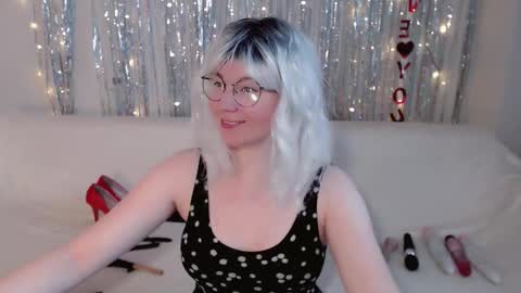 Kelly online show from October 2025 06:36:01 AM