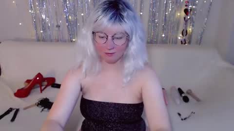 Kelly online show from November 2025 06:02:02 AM