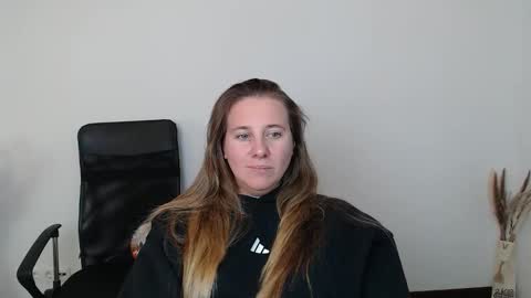 Anna online show from October 2025 03:02:01 PM