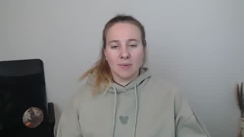 Anna online show from November 2025 01:13:01 PM