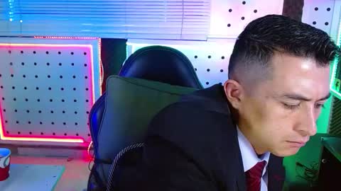 DARKO0717 online show from February 2026 11:36:01 AM