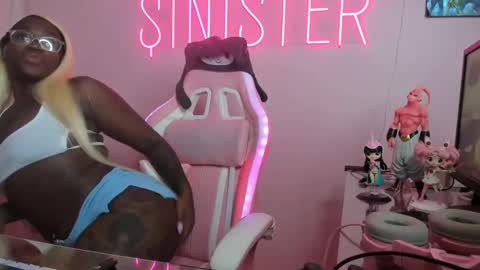 Snapshot of darksinngirl chatting on October 2025 05:29:01 AM OF DarkSinnOF  online show from October 2025 05:29:01 AM