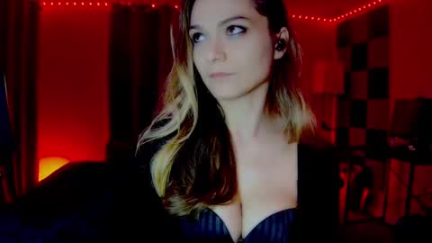 Snapshot of darkskullmistress chatting on September 2025 03:05:01 AM roseredgoddess online show from September 2025 03:05:01 AM