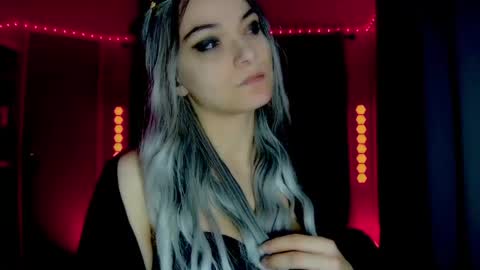 roseredgoddess online show from April 2026 03:42:02 AM