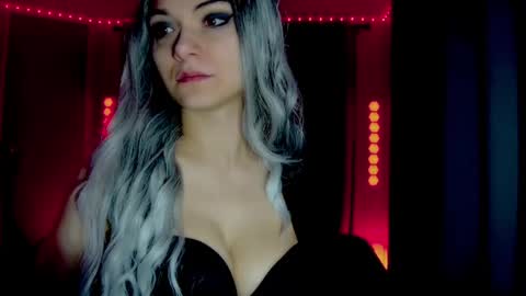 roseredgoddess online show from April 2026 01:43:01 AM