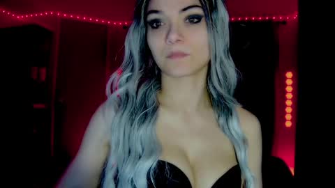 roseredgoddess online show from May 2026 03:00:02 AM