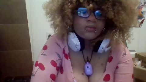 Snapshot of darksundaze chatting on June 2026 11:42:01 PM DarkSundaze online show from June 2026 11:42:01 PM