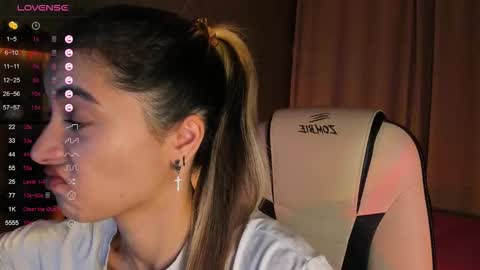 Belle online show from September 2025 04:02:02 AM