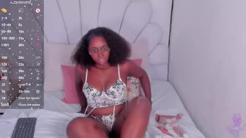 Darle Volant online show from October 2025 03:28:01 AM