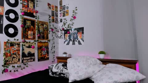 lina online show from January 2025 11:28:01 PM