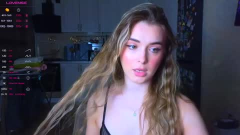 Snapshot of darlina_ryan chatting on April 2026 07:44:01 PM Darlina online show from April 2026 07:44:01 PM