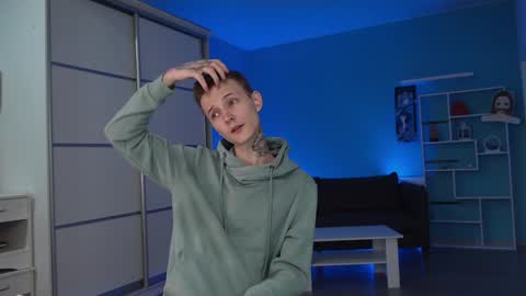 Snapshot of darling__oliver chatting on December 2024 02:11:01 PM your lovely Oli online show from December 2024 02:11:01 PM