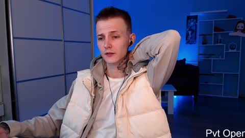 Snapshot of darling__oliver chatting on January 2025 06:27:02 PM your lovely Oli online show from January 2025 06:27:02 PM