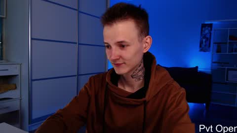 Snapshot of darling__oliver chatting on January 2025 07:56:01 AM your lovely Oli online show from January 2025 07:56:01 AM