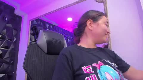 Snapshot of darlingbdsm_ chatting on April 2026 01:23:02 PM Darling online show from April 2026 01:23:02 PM
