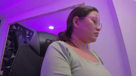 Snapshot of darlingbdsm_ chatting on April 2026 01:39:01 PM Darling online show from April 2026 01:39:01 PM