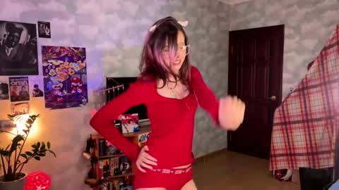 Snapshot of darlingdarinka chatting on December 2025 03:44:02 AM D online show from December 2025 03:44:02 AM