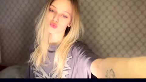 Snapshot of darlingdarinka chatting on December 2025 09:49:01 AM D online show from December 2025 09:49:01 AM