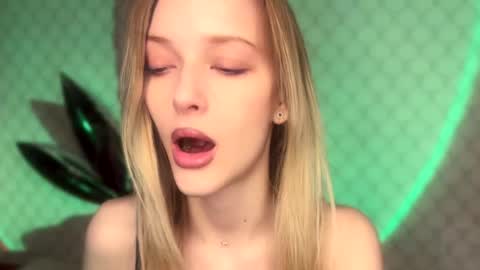 Snapshot of darlingdarinka chatting on December 2025 07:15:02 AM D online show from December 2025 07:15:02 AM