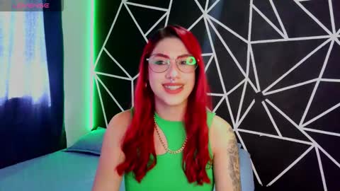 Darlyhooper online show from September 2025 08:45:01 PM