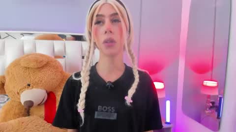 Snapshot of darlyn_tenderhot__ chatting on October 2025 02:32:01 AM darlyn_tenderhot__ online show from October 2025 02:32:01 AM