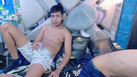 darwinandbrayan online show from December 2025 04:00:02 AM