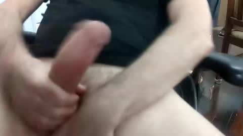 Snapshot of databass chatting on December 2025 01:29:02 PM databass online show from December 2025 01:29:02 PM