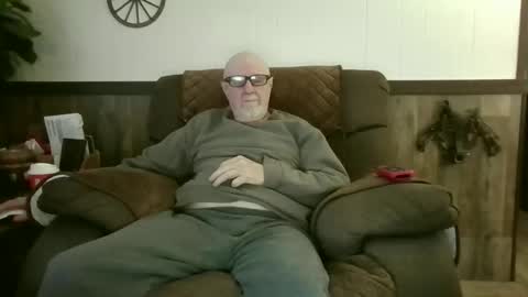 dave571960 online show from May 2026 10:31:01 AM