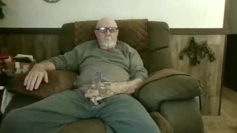 dave571960 online show from May 2026 10:31:01 AM