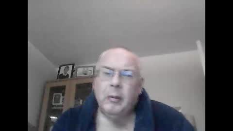 Snapshot of daveandp chatting on December 2025 10:43:01 AM Dave online show from December 2025 10:43:01 AM