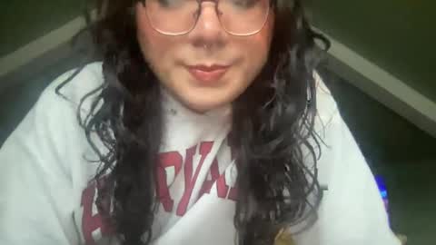 Snapshot of daveydollxoxo chatting on October 2025 10:51:01 PM daveydollxoxo online show from October 2025 10:51:01 PM