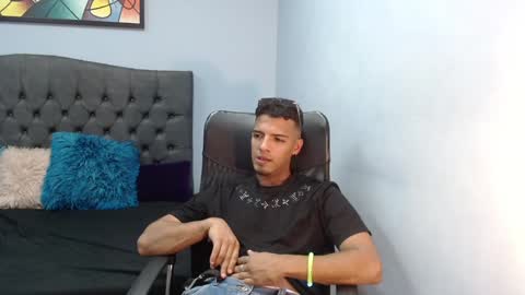 david_bandercock online show from December 2024 01:25:01 AM