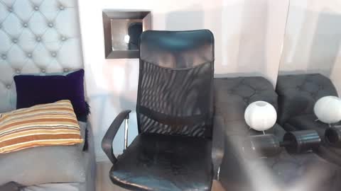 david_bandercock online show from December 2024 01:03:02 AM