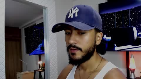 Snapshot of david_johnson372 chatting on February 2025 11:47:02 PM Hey im David that loves to explore and speak their fantasies. Very open talktative and nice. Feel free to chat with me online show from February 2025 11:47:02 PM