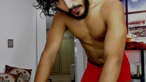 Snapshot of david_johnson372 chatting on March 2025 12:31:01 AM Hey im David that loves to explore and speak their fantasies. Very open talktative and nice. Feel free to chat with me online show from March 2025 12:31:01 AM