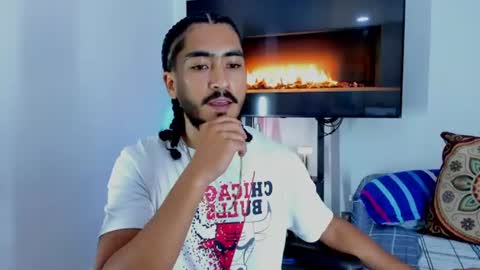 Hey im David that loves to explore and speak their fantasies. Very open talktative and nice. Feel free to chat with me online show from June 2026 11:03:02 PM