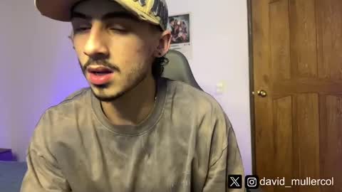 Snapshot of david_muller_ chatting on February 2025 01:25:02 AM David online show from February 2025 01:25:02 AM