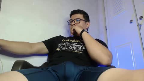 Snapshot of david_smit_ chatting on October 2025 04:28:01 PM david smit online show from October 2025 04:28:01 PM