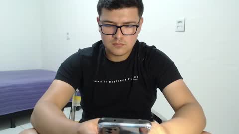 Snapshot of david_smit_ chatting on May 2026 01:10:01 AM david smit online show from May 2026 01:10:01 AM