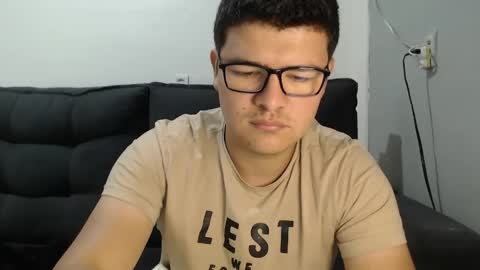 Snapshot of david_smit_ chatting on May 2026 03:29:02 PM david smit online show from May 2026 03:29:02 PM