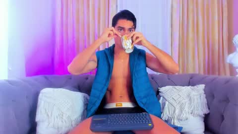 Snapshot of davidaponte017 chatting on January 2025 03:40:02 PM davidaponte online show from January 2025 03:40:02 PM