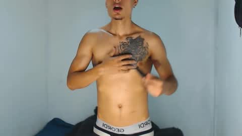 Snapshot of davidgalvis1 chatting on December 2024 08:00:02 PM David Galvis - independent model online show from December 2024 08:00:02 PM