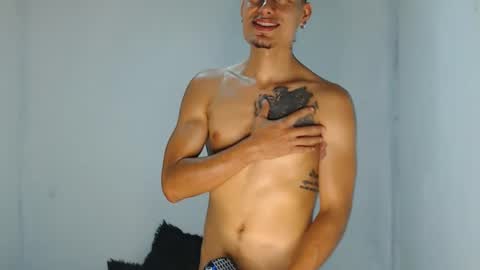 Snapshot of davidgalvis1 chatting on December 2024 11:51:01 PM David Galvis - independent model online show from December 2024 11:51:01 PM